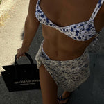 Bild in den Galerie-Viewer laden, Brasilianischer Bikini und Tanga mit Blumenmuster „Martina“